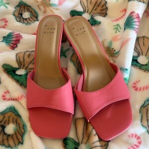 NWOT pink heels 💗
